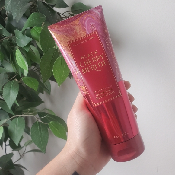 ❤️NEW❤️ Bath & Body Works Black Cherry Merlot Body Cream 8oz BBW Raspberry - Picture 1 of 6